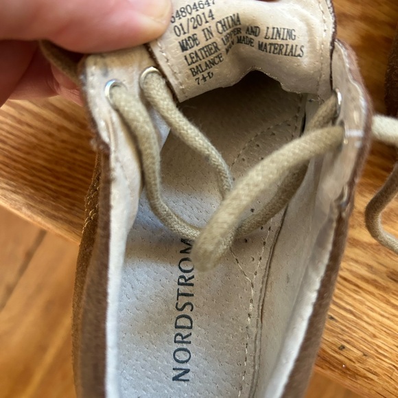 Nordstrom Boys 7 1/2 brown suede Oxford shoes - Picture 3 of 3